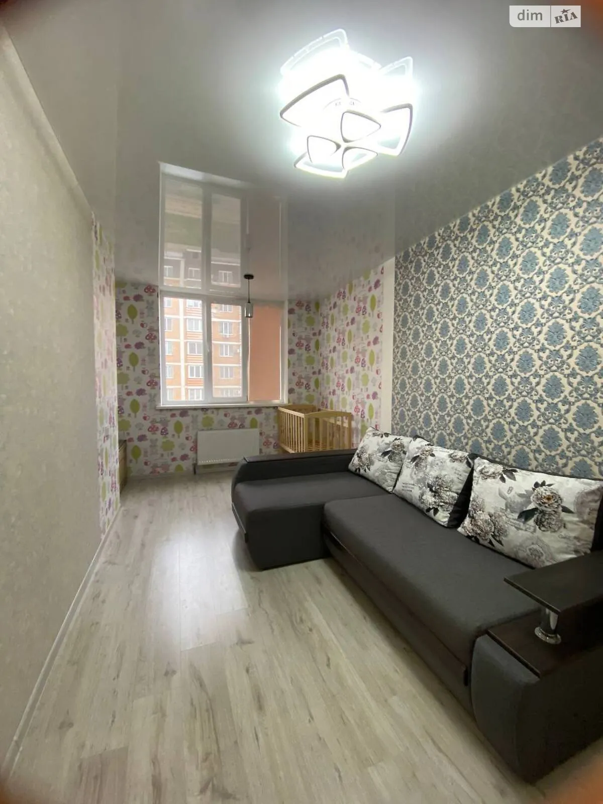 Продается 1-комнатная квартира 39 кв. м в Черноморске, ул. 1 Мая - фото 1