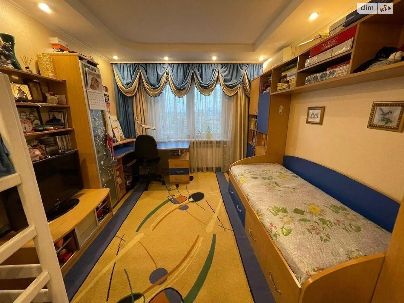 Продается 3-комнатная квартира 92 кв. м в Киеве, просп. Петра Григоренко, 28В