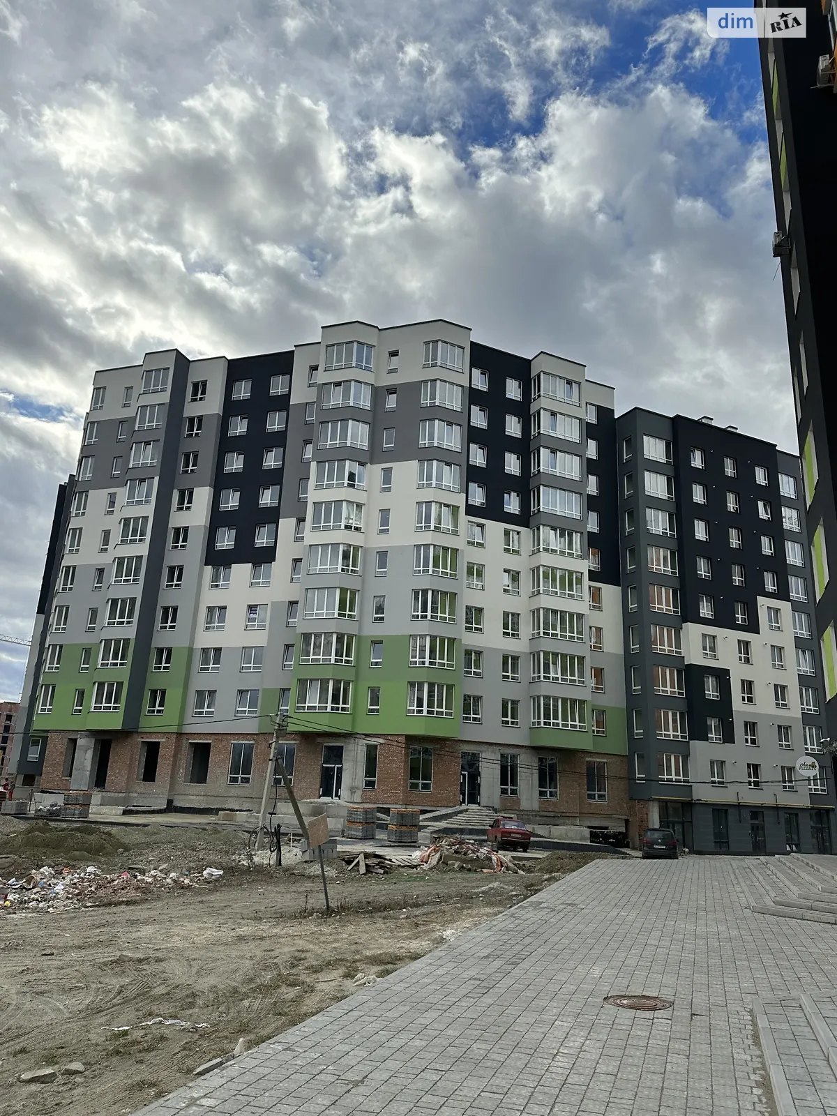 Продается 2-комнатная квартира 57 кв. м в Ивано-Франковске, ул. Приозерная - фото 1