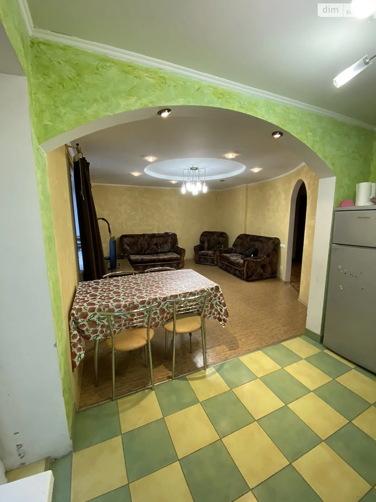 Продается 3-комнатная квартира 71 кв. м в Черноморске, ул. Виталия Шума