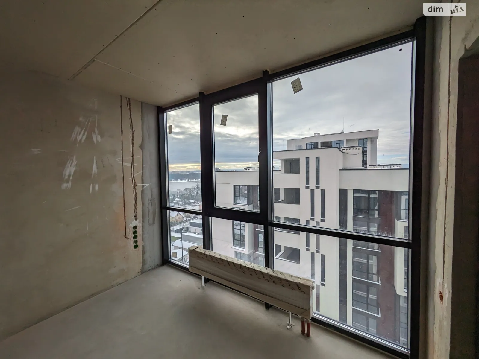 Продается 2-комнатная квартира 64 кв. м в Ивано-Франковске, ул. Ленкавского - фото 1