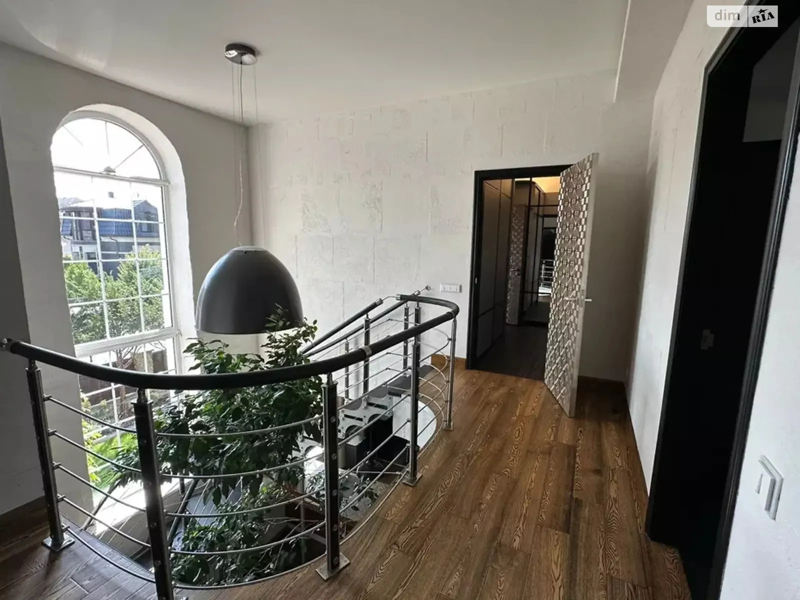 Продается дом на 2 этажа 340 кв. м с балконом - фото 3