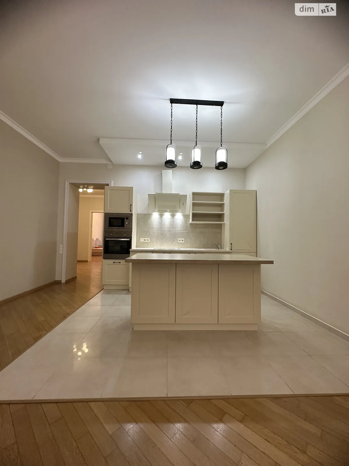 Продається 4-кімнатна квартира 120 кв. м у Одесі, вул. Довженка, 2 - фото 1