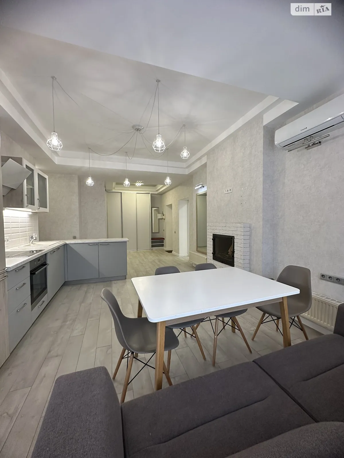 Продается 2-комнатная квартира 90 кв. м в Одессе, ул. Успенская