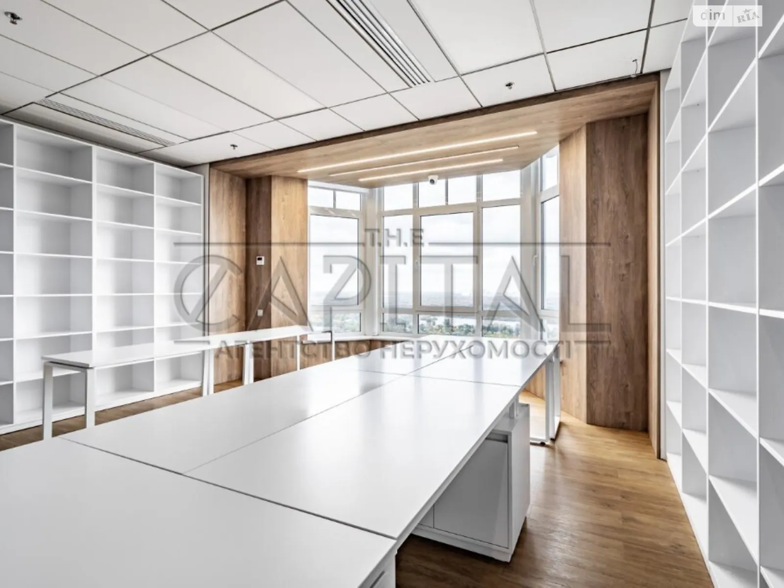 Продается офис 250 кв. м в бизнес-центре - фото 2
