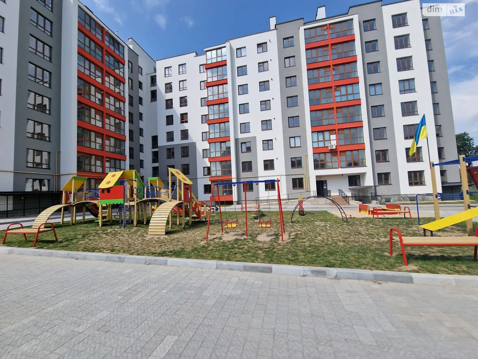 Продается 3-комнатная квартира 86 кв. м в Черткове, ул. Шухевича, 4А - фото 1