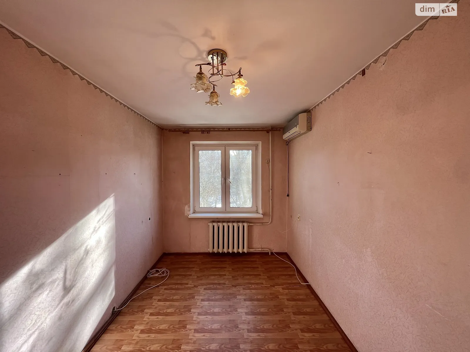 Продається 2-кімнатна квартира 45 кв. м у Одесі, вул. Академіка Корольова