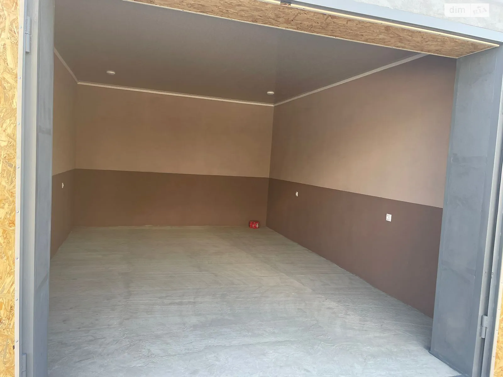 Продается отдельно стоящий гараж под легковое авто на 23 кв. м, цена: 8500 $ - фото 1