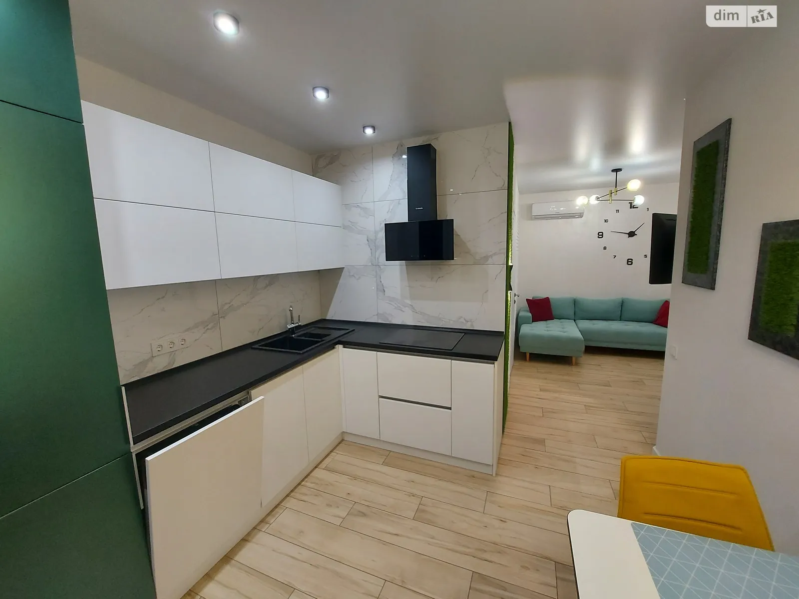 Продається 2-кімнатна квартира 61 кв. м у Лиманці, вул. Перлинна - фото 1