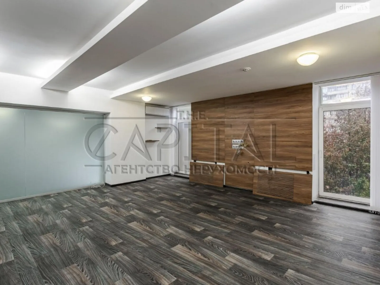Сдается в аренду офис 245 кв. м в бизнес-центре, цена: 2000 $ - фото 1