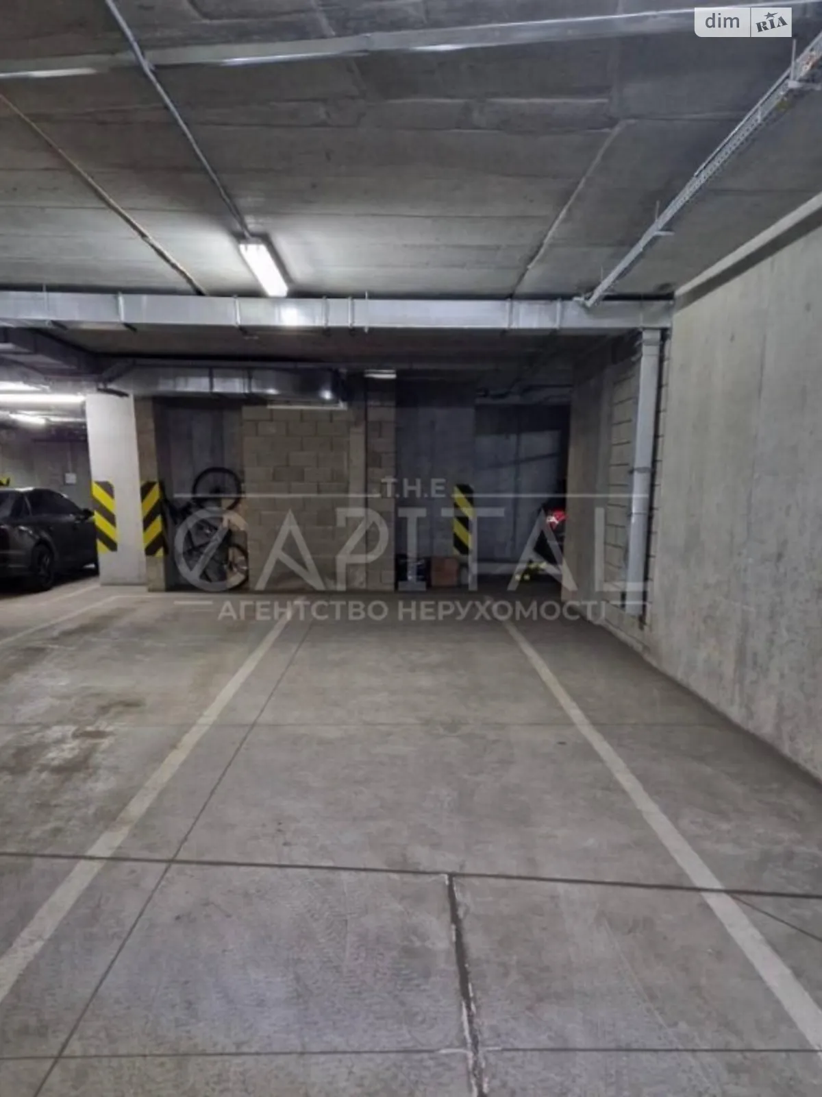 Продается подземный паркинг под легковое авто на 30 кв. м, цена: 43000 $
