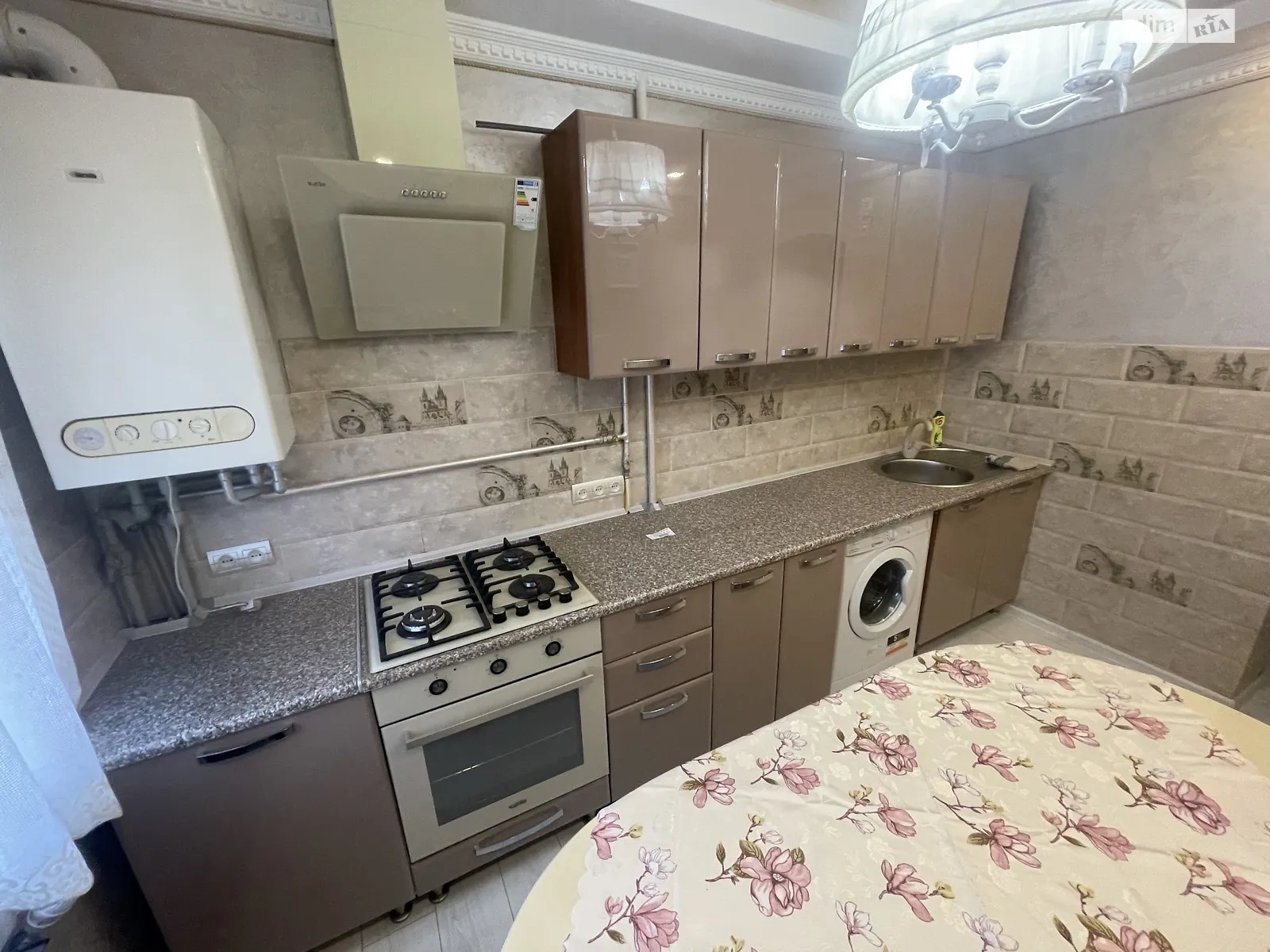 Сдается в аренду 3-комнатная квартира 70 кв. м в Мукачеве, ул. Митрополита Владимира - фото 1