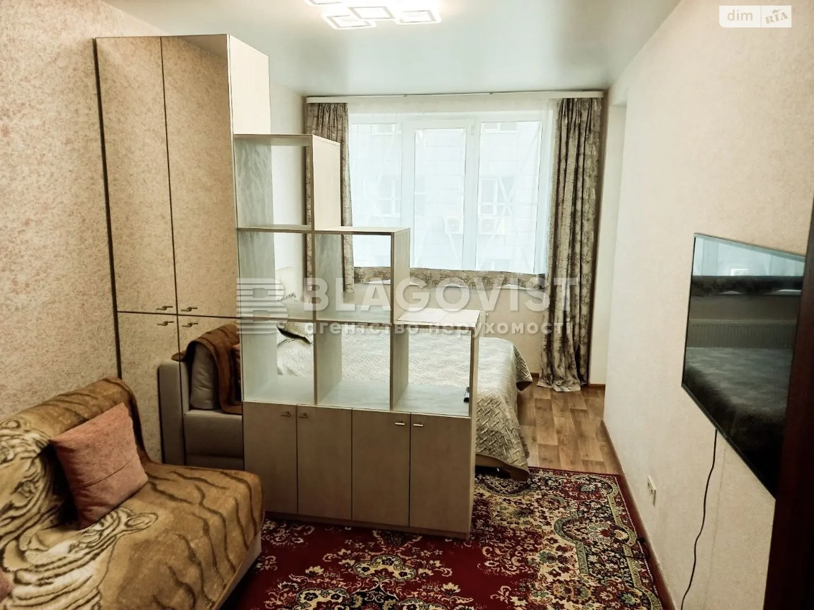 Продается 2-комнатная квартира 77.1 кв. м в Киеве, просп. Голосеевский(40-летия Октября), 95А