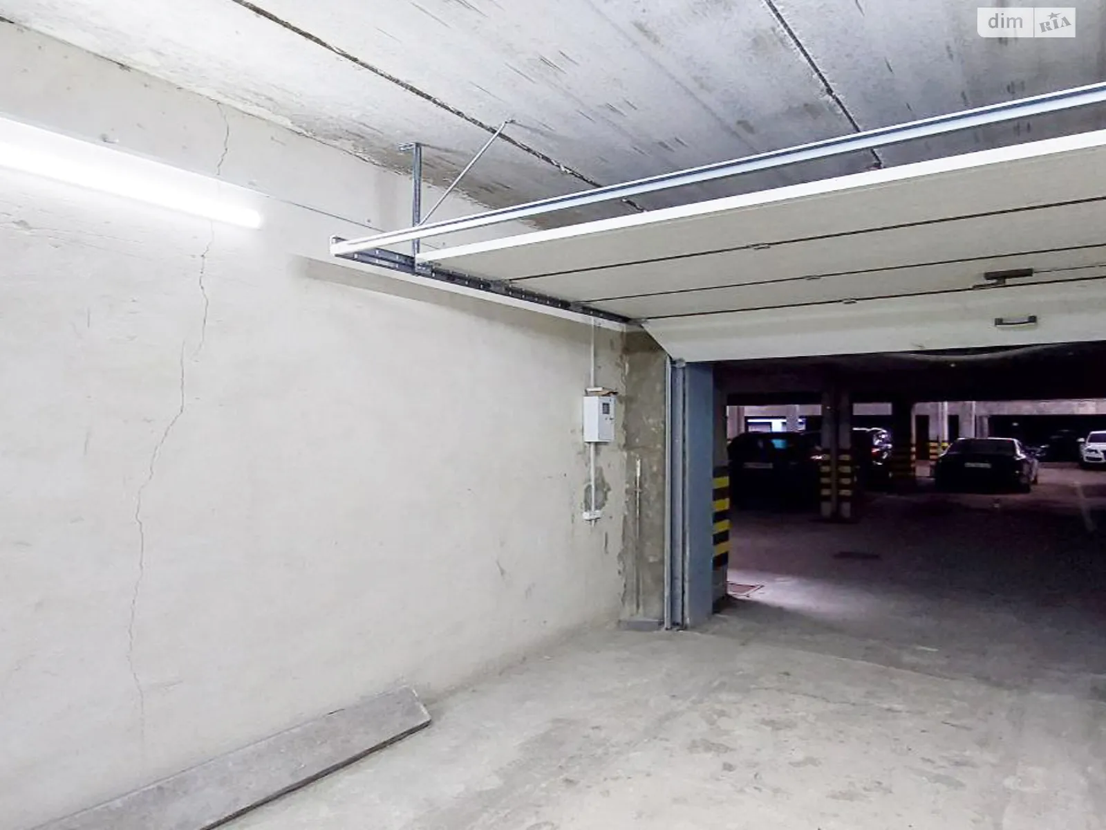 Продается подземный паркинг универсальный на 21 кв. м - фото 2