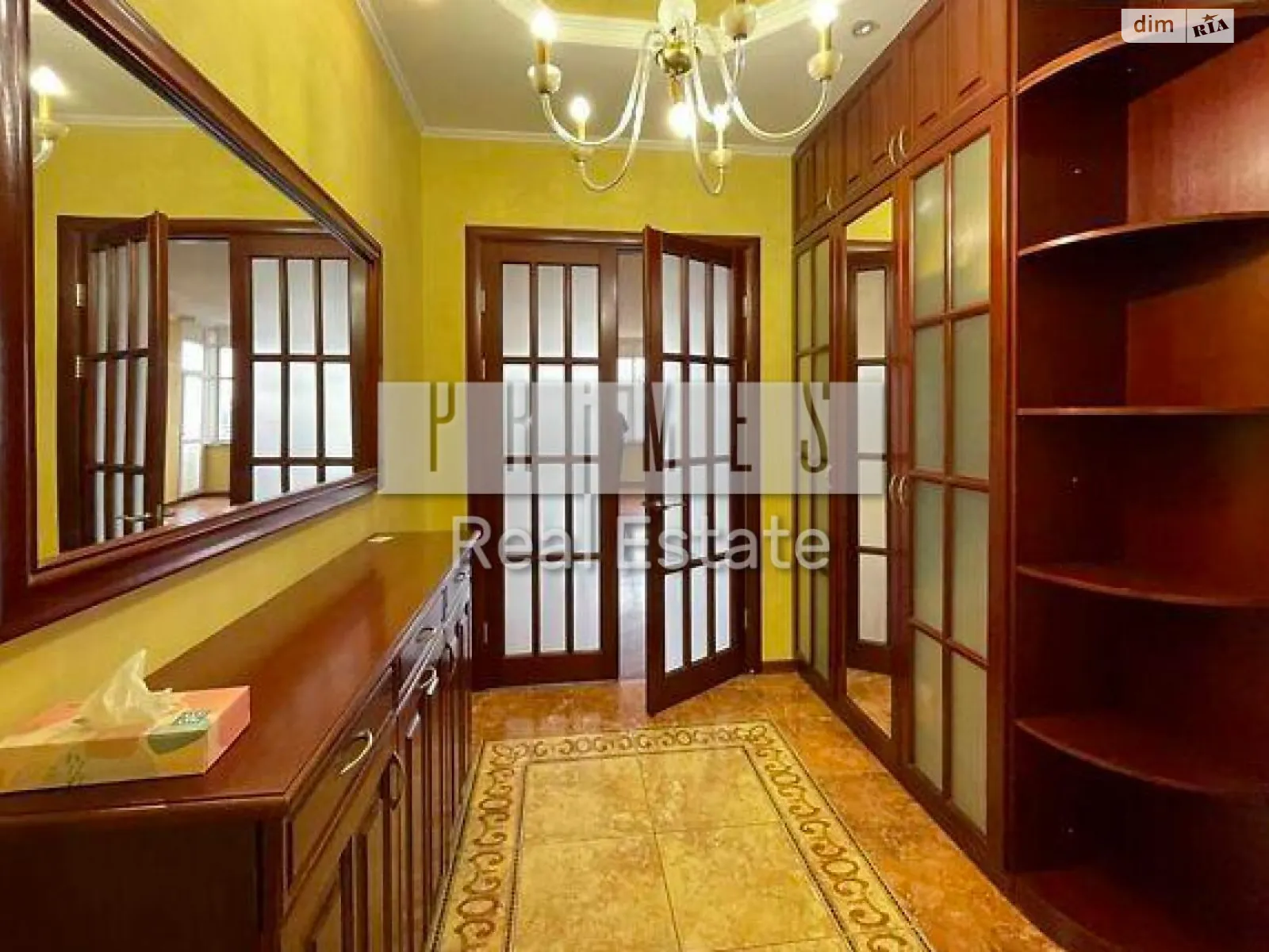 Продается 3-комнатная квартира 134 кв. м в Киеве, ул. Богдана Хмельницкого, 41