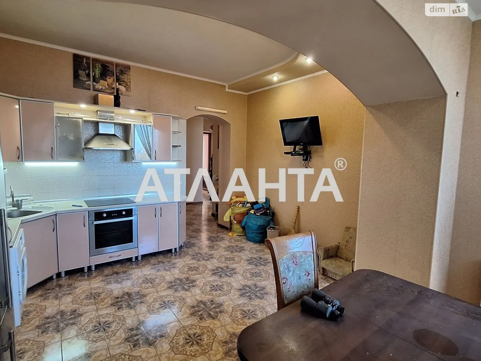 Продается 2-комнатная квартира 89.6 кв. м в Черноморске, пер. Хантадзе - фото 1