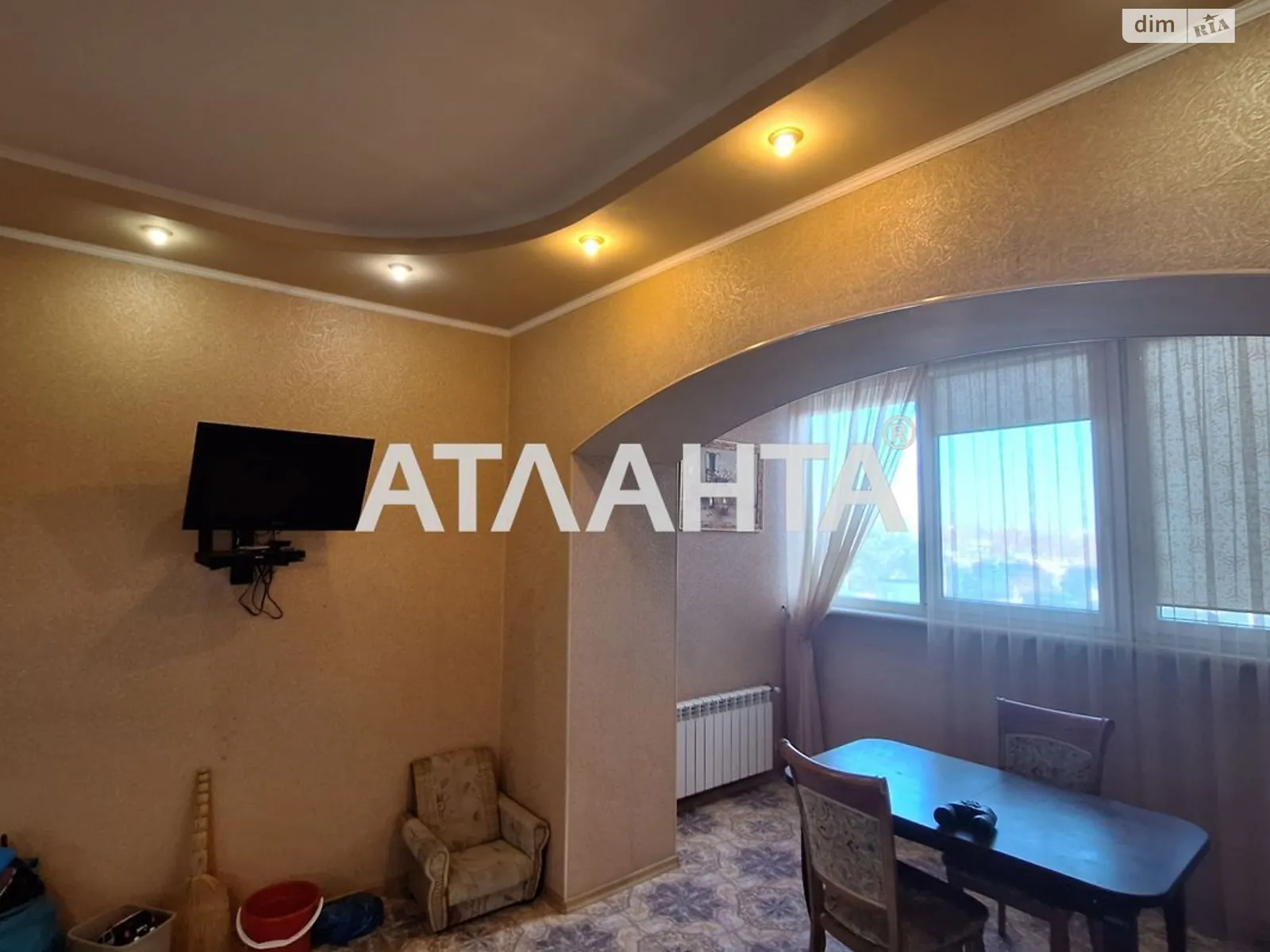 Продается 2-комнатная квартира 89.6 кв. м в Черноморске - фото 3