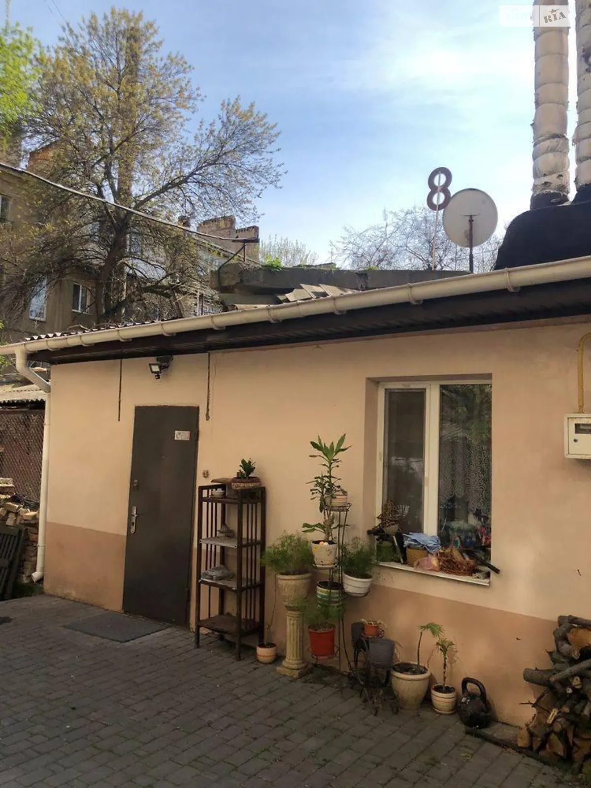 Продается 5-комнатная квартира 115 кв. м в Одессе, ул. Романа Кармена