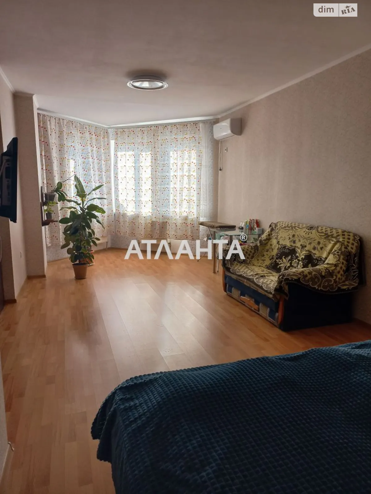 Продается 1-комнатная квартира 53 кв. м в Ильичовке, ул. Школьная, 35 - фото 1