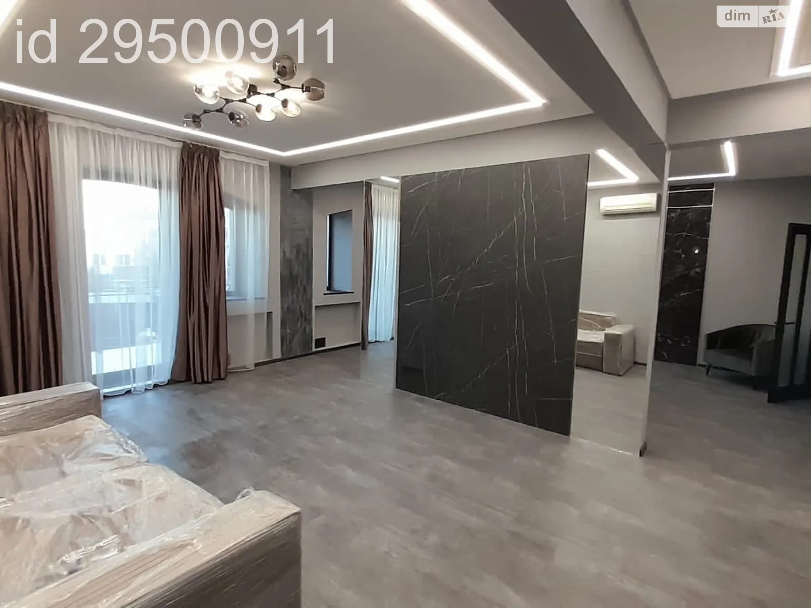 Продается дом на 3 этажа 680 кв. м с мансардой, цена: 770000 $ - фото 1