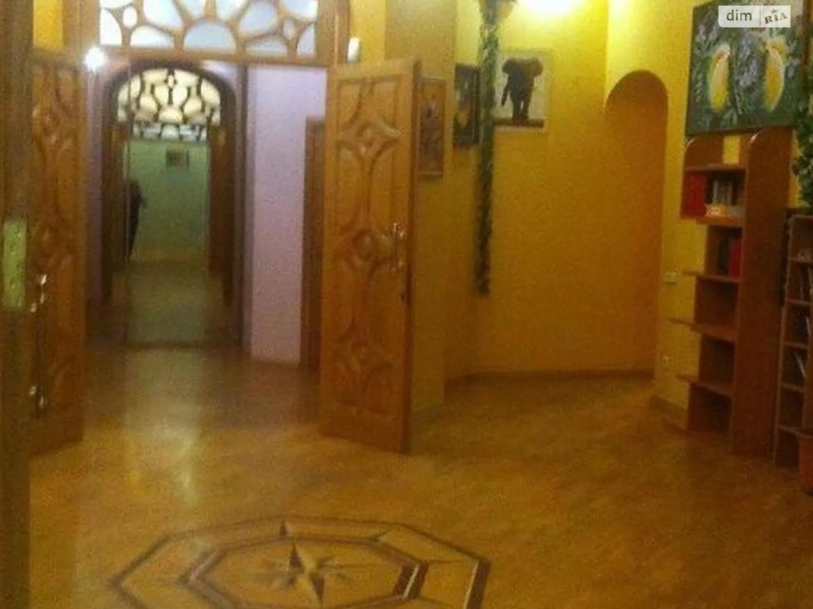 Продается 3-комнатная квартира 96 кв. м в Киеве, цена: 179000 €