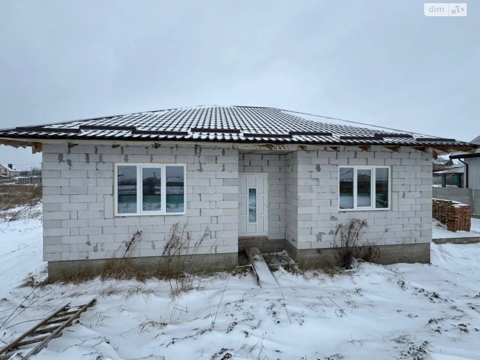 Продається одноповерховий будинок 140 кв. м з каміном, цена: 45000 $