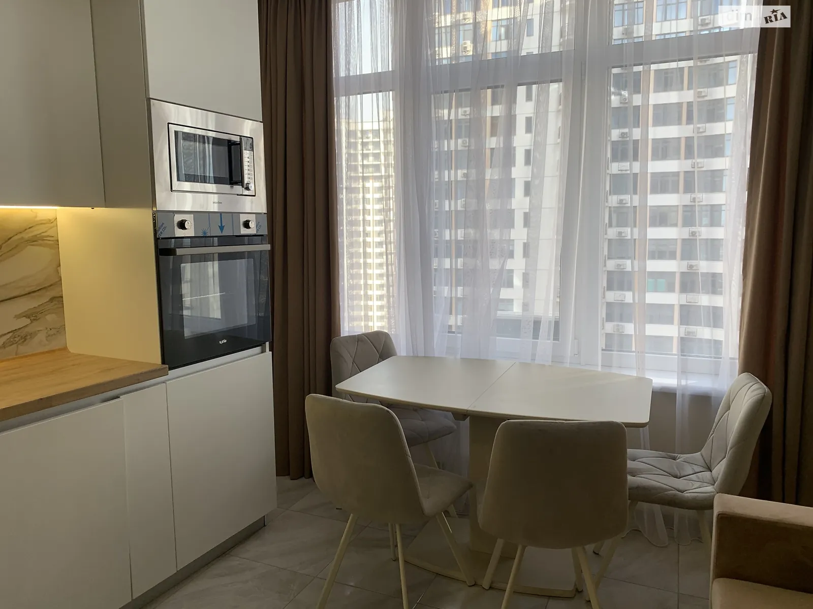 Продається 1-кімнатна квартира 41 кв. м у Одесі, вул. Валерія Самофалова - фото 1