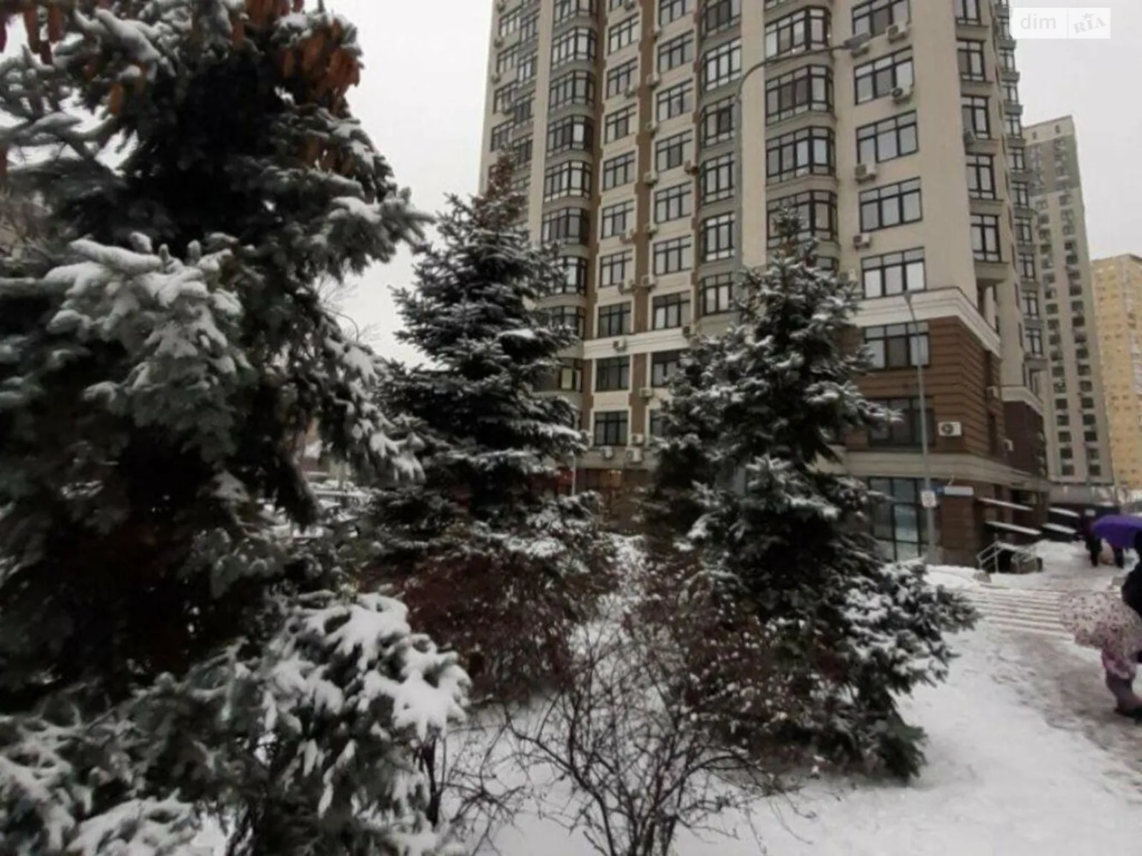 Продается 3-комнатная квартира 96 кв. м в Киеве, ул. Сикорского, 4Б