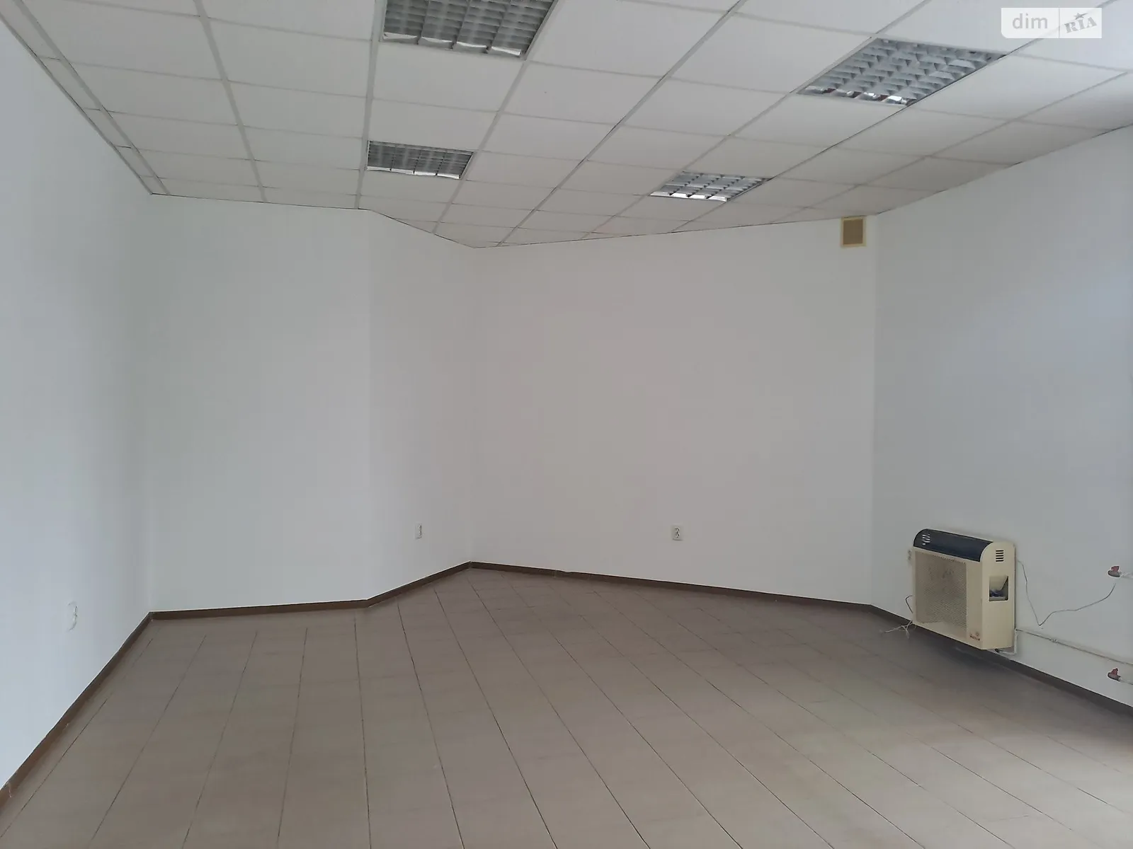 Сдается в аренду помещения свободного назначения 45.4 кв. м в 10-этажном здании, цена: 6300 грн - фото 1