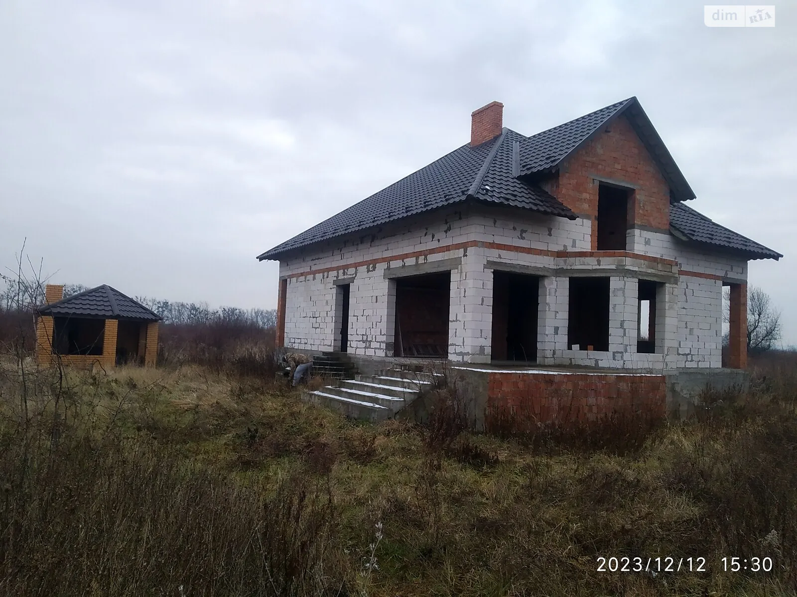 Продается дом на 2 этажа 277 кв. м с беседкой, цена: 43500 $ - фото 1