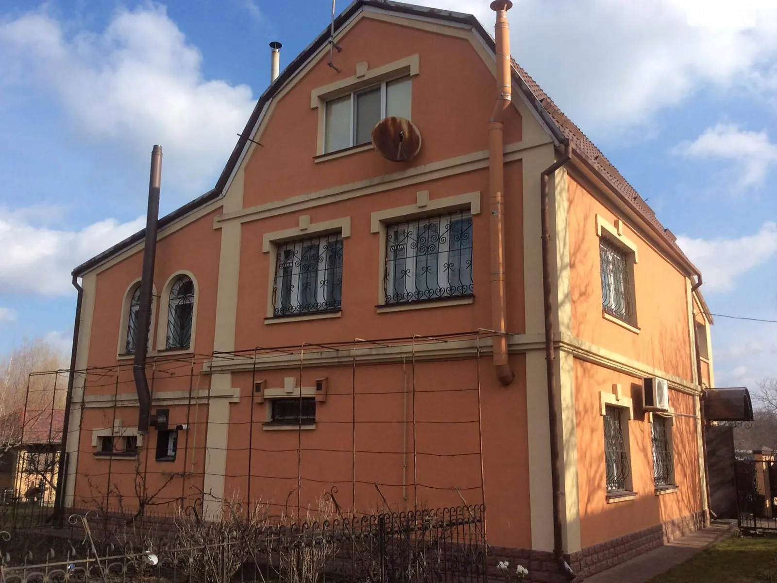Продається будинок 3 поверховий 228 кв. м з садом, цена: 230000 $ - фото 1