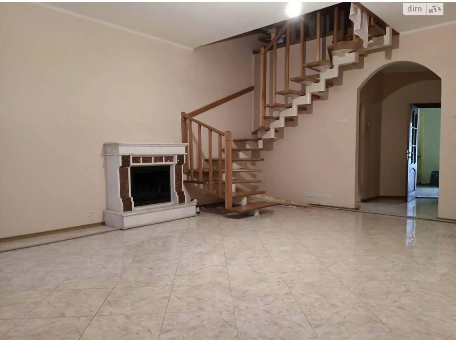 Продается дом на 3 этажа 336 кв. м с террасой, цена: 180000 $ - фото 1