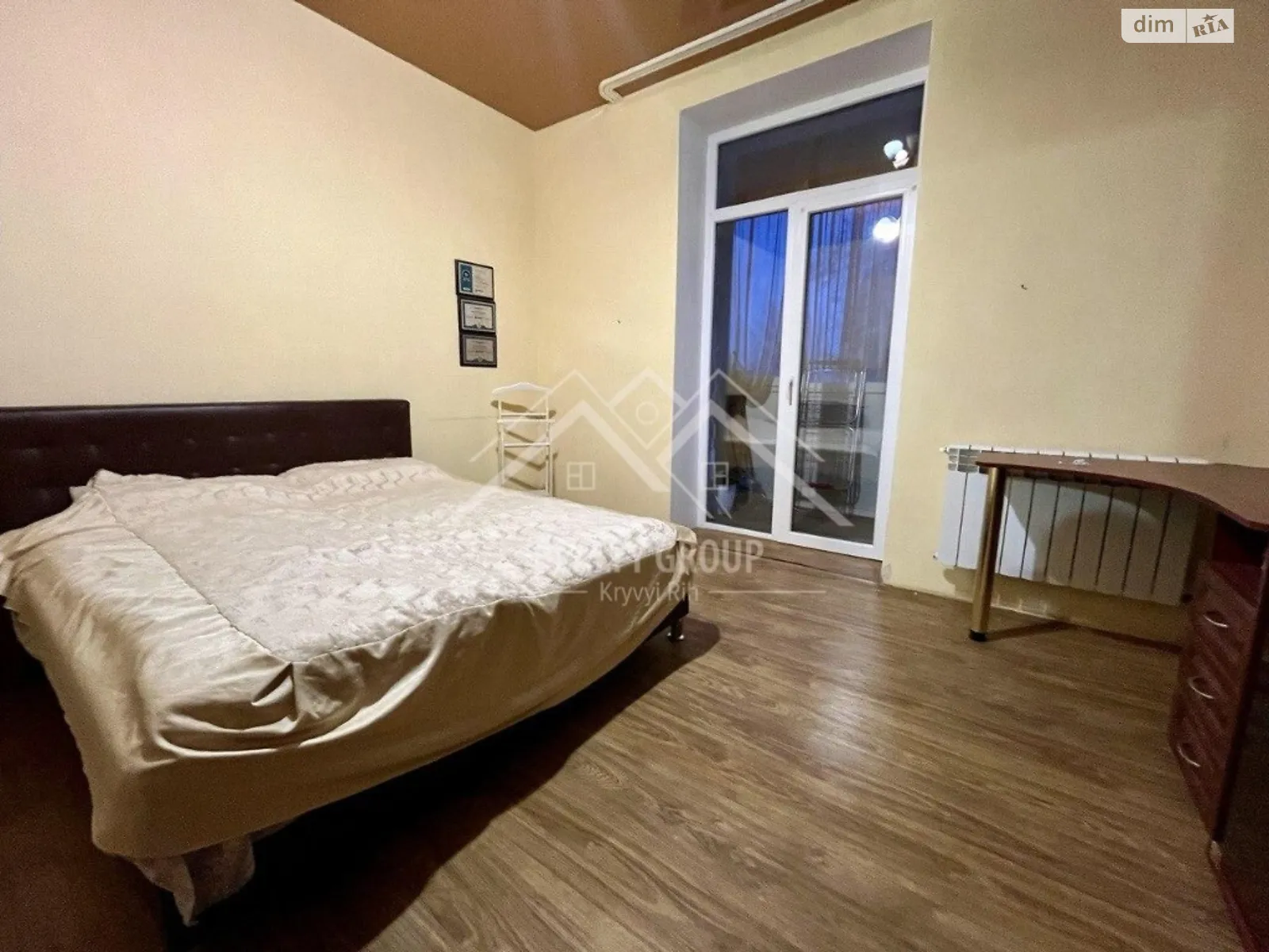 Продается 2-комнатная квартира 51 кв. м в Кривом Роге, ул. Симбирцева, 3 - фото 1