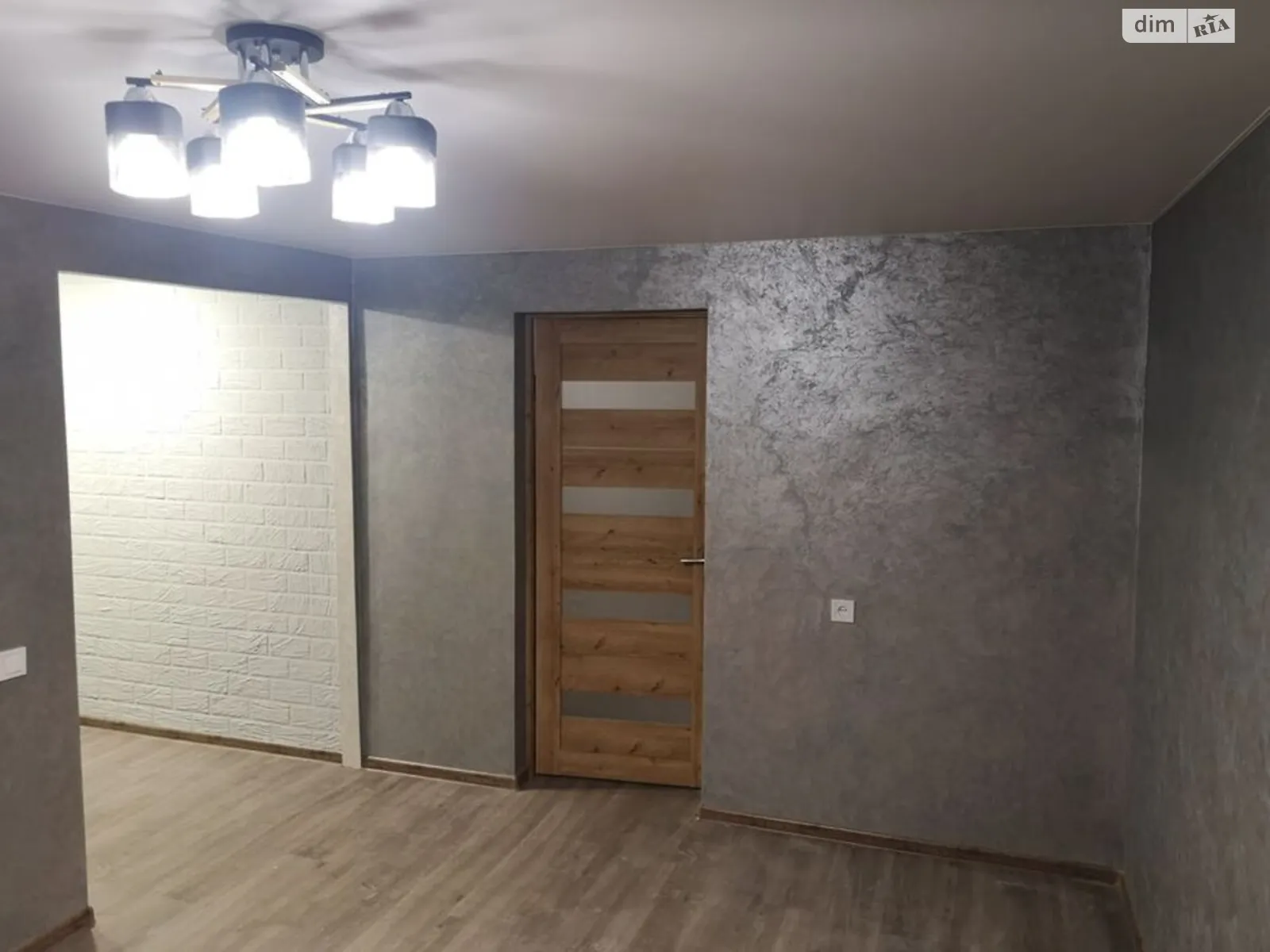 Продается 2-комнатная квартира 43 кв. м в Каменском, цена: 18500 $