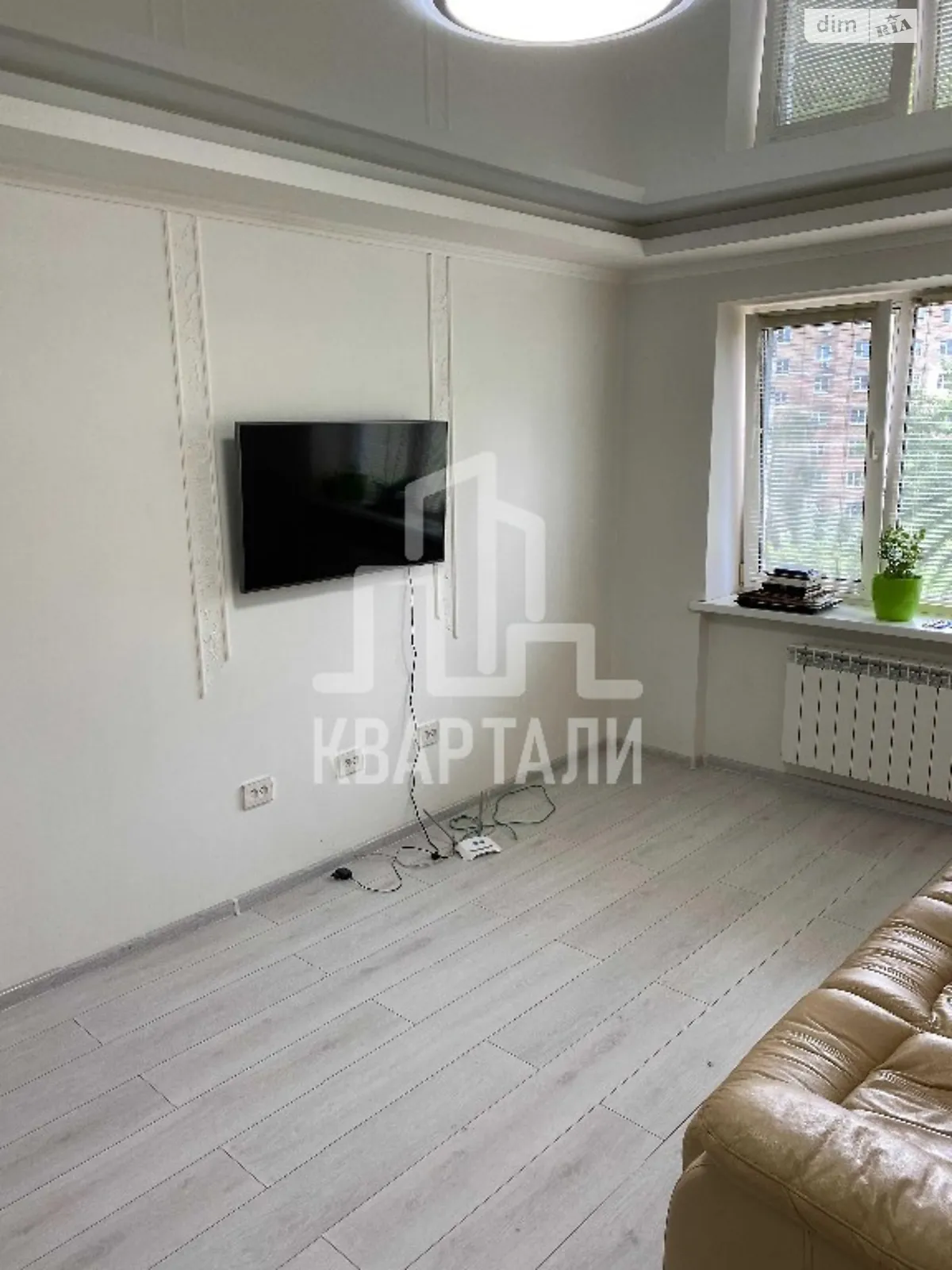 Продается 2-комнатная квартира 43 кв. м в Киеве, ул. Старокиевская, 1