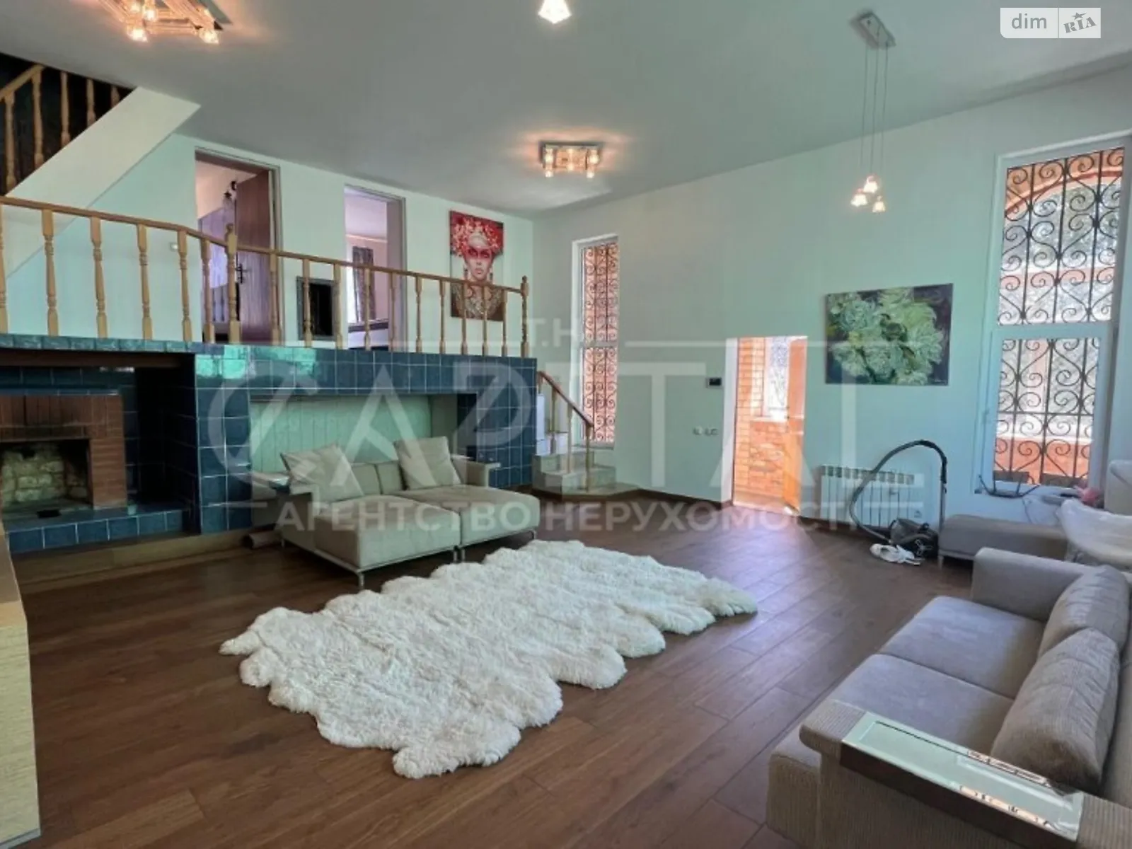 Продается дом на 2 этажа 223 кв. м с балконом, цена: 250000 $ - фото 1