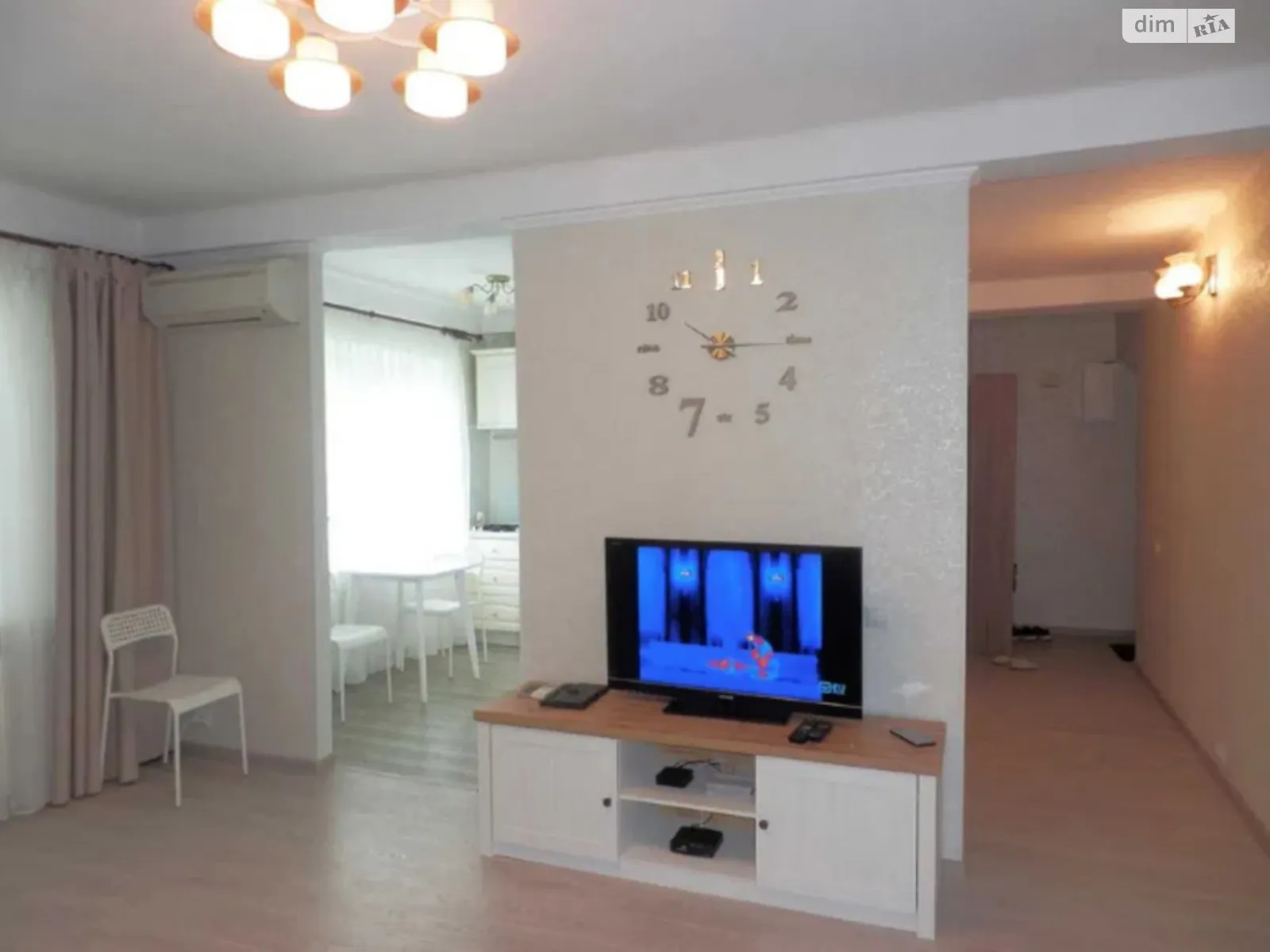 Продается 2-комнатная квартира 50 кв. м в Киеве, бул. Николая Михновского(Дружбы Народов), 28А - фото 1