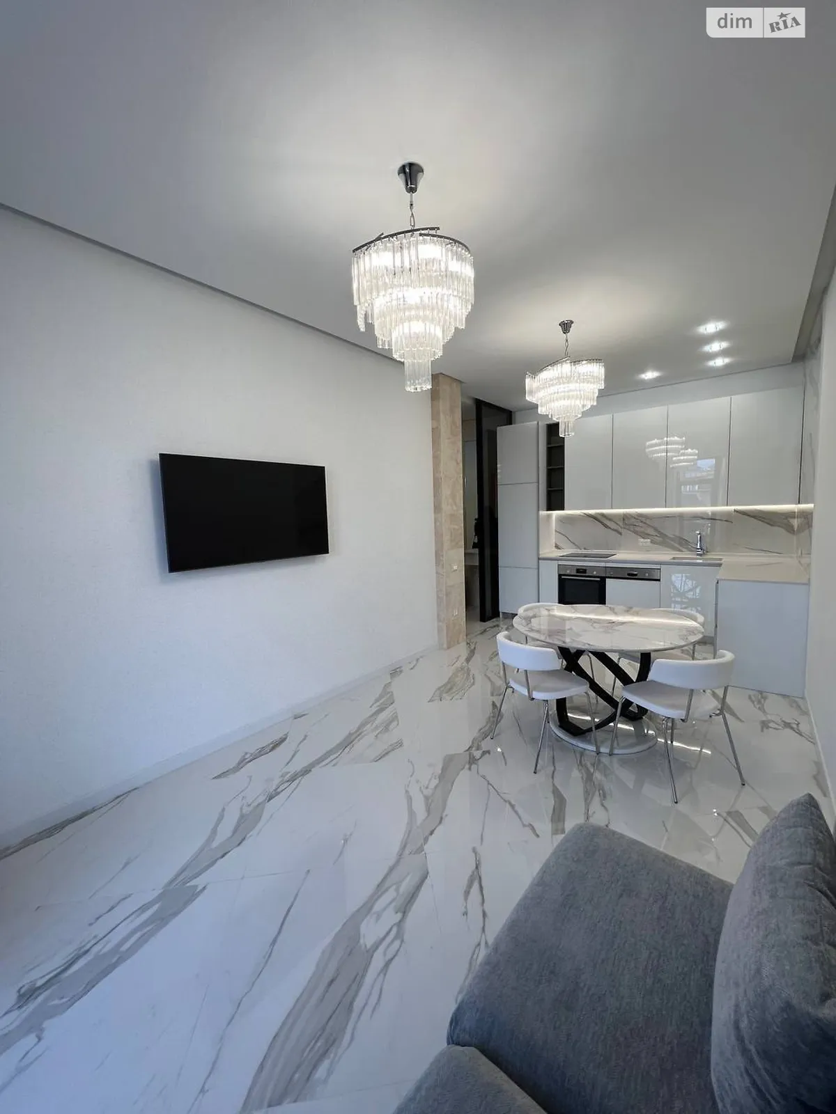 Продается 2-комнатная квартира 68 кв. м в Одессе, бул. Французский, 2 - фото 1