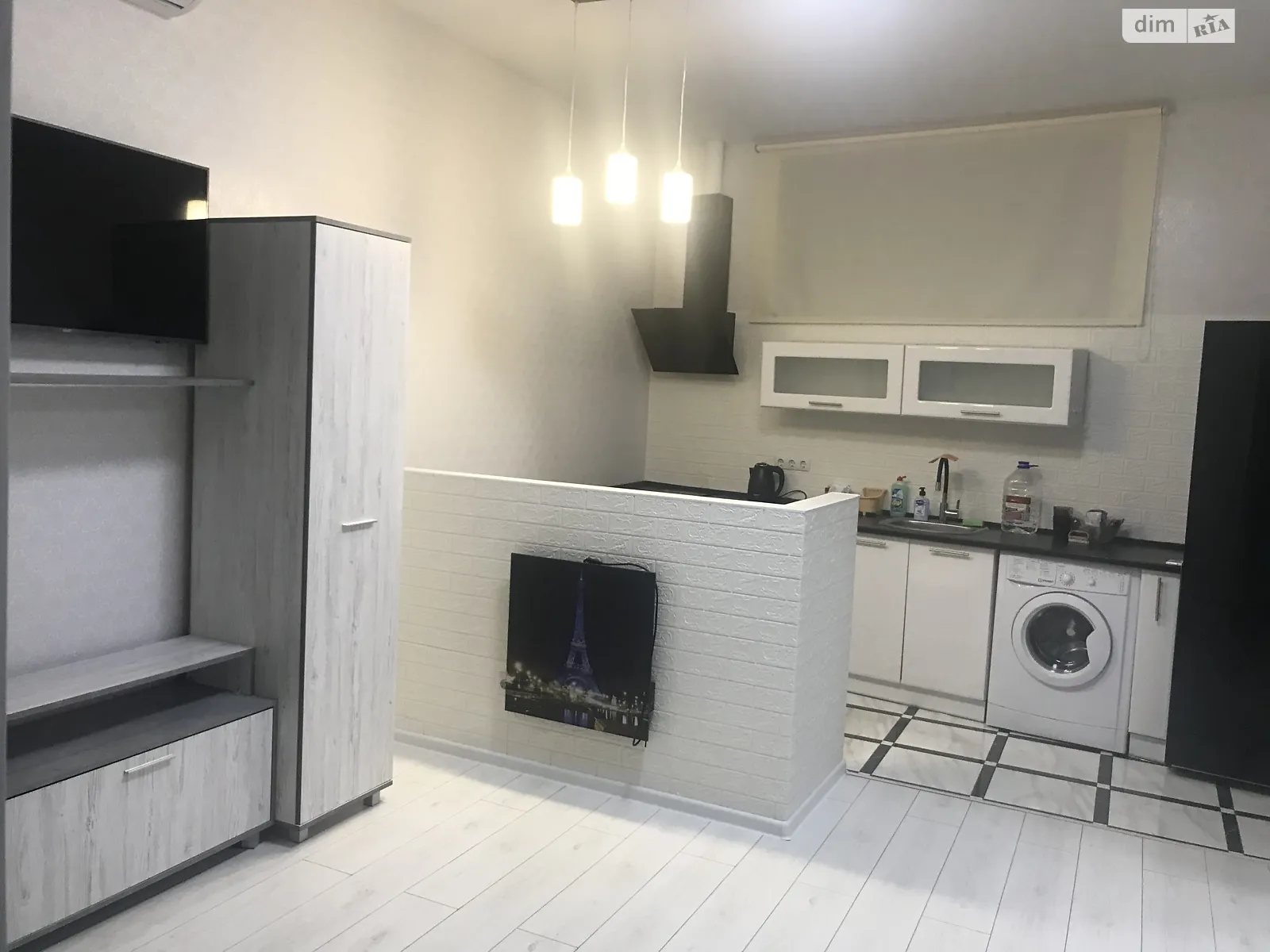 Продается 1-комнатная квартира 44.2 кв. м в Черноморске, ул. Парусная - фото 1