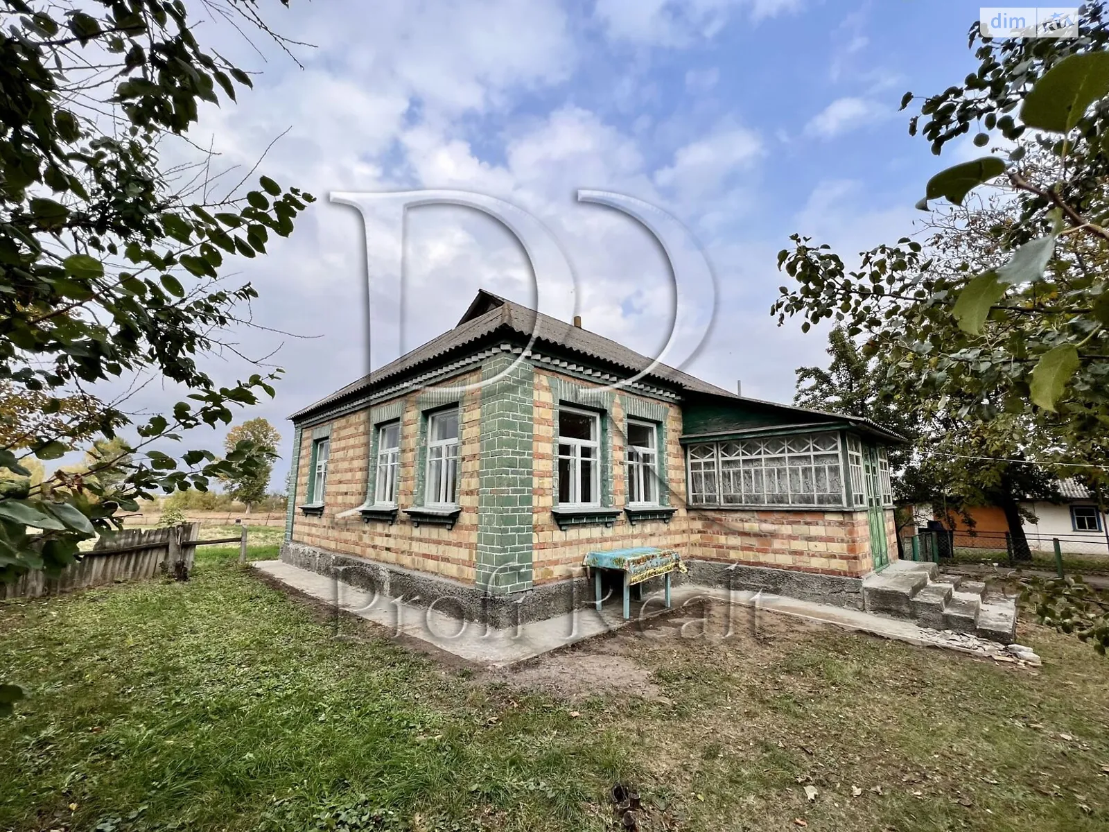 Продається одноповерховий будинок 104 кв. м з каміном, цена: 33000 $