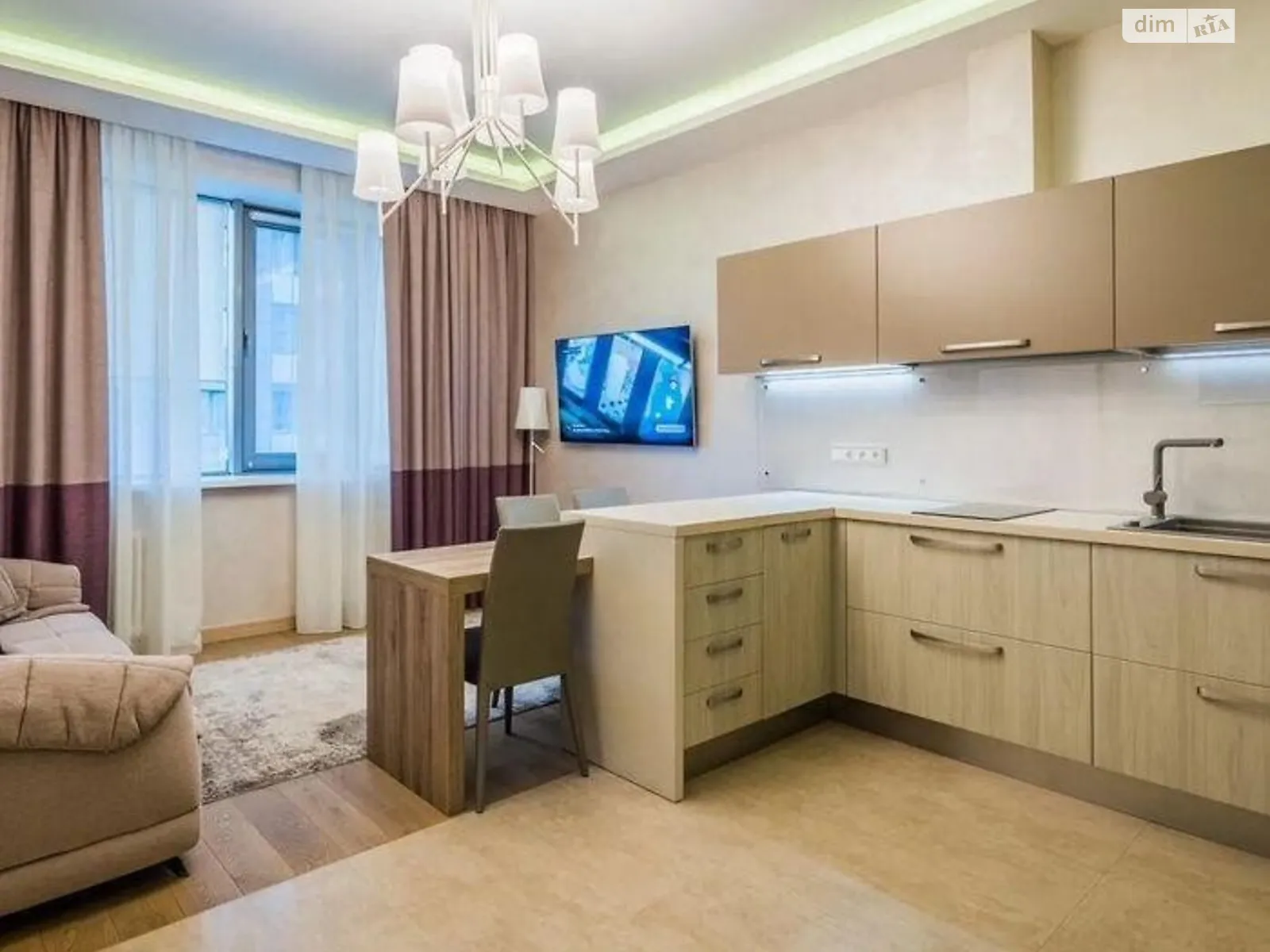 Продается 1-комнатная квартира 58 кв. м в Киеве, наб. Днепровская, 14Б