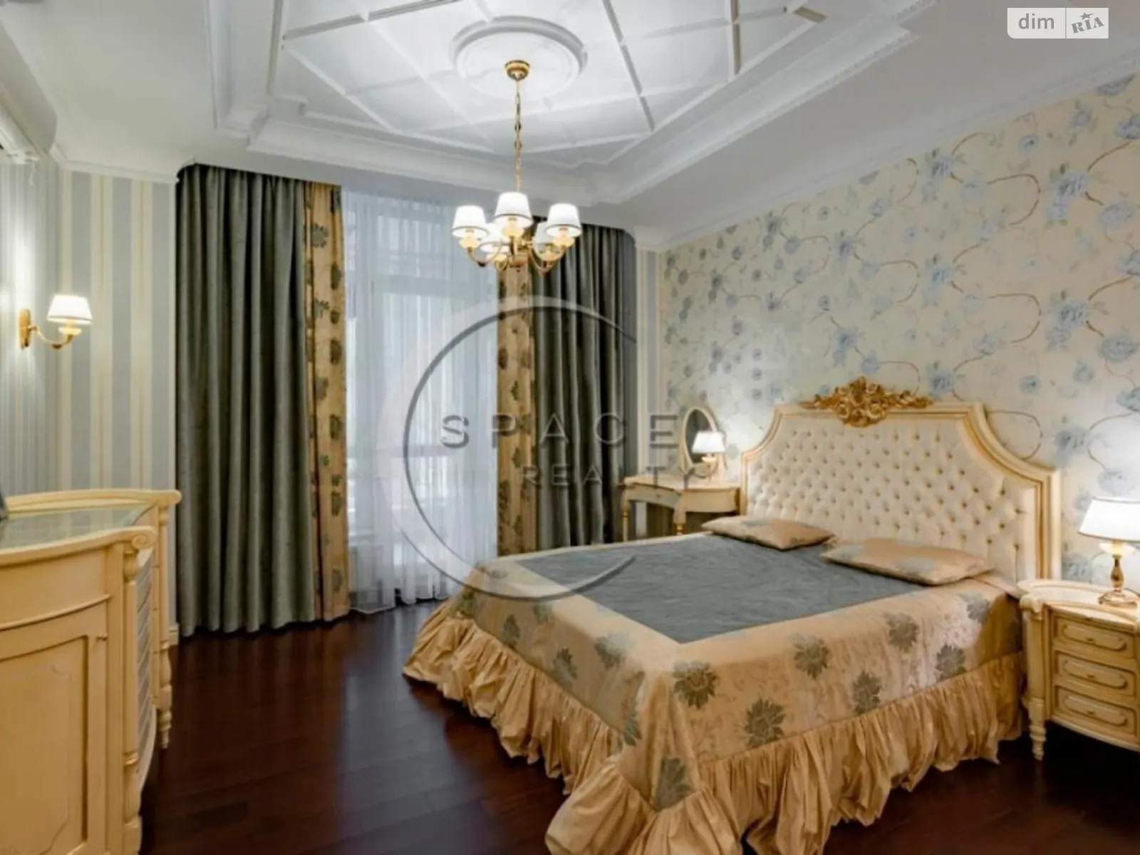 Продается 3-комнатная квартира 140 кв. м в Киеве, ул. Андрея Верхогляда(Драгомирова), 14 - фото 1
