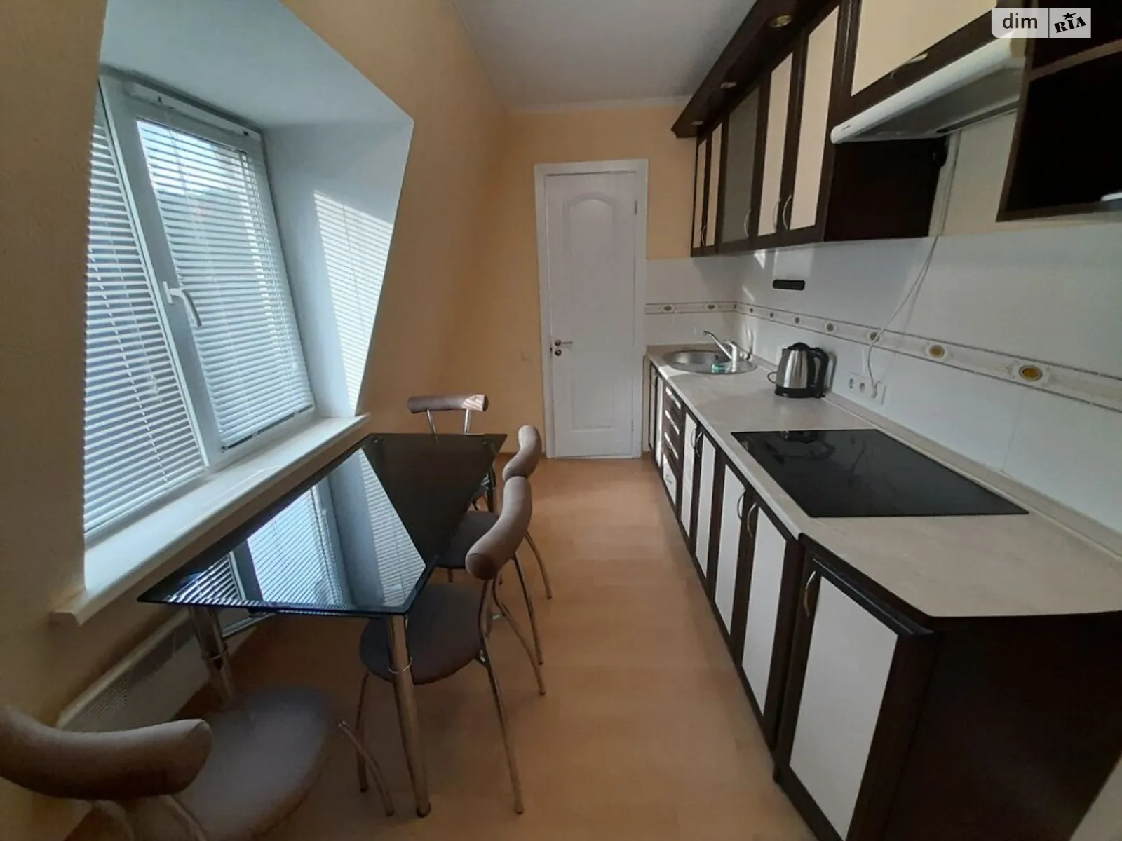 Сдается в аренду 2-комнатная квартира 45 кв. м в Киеве, ул. Красицкого, 8 - фото 1