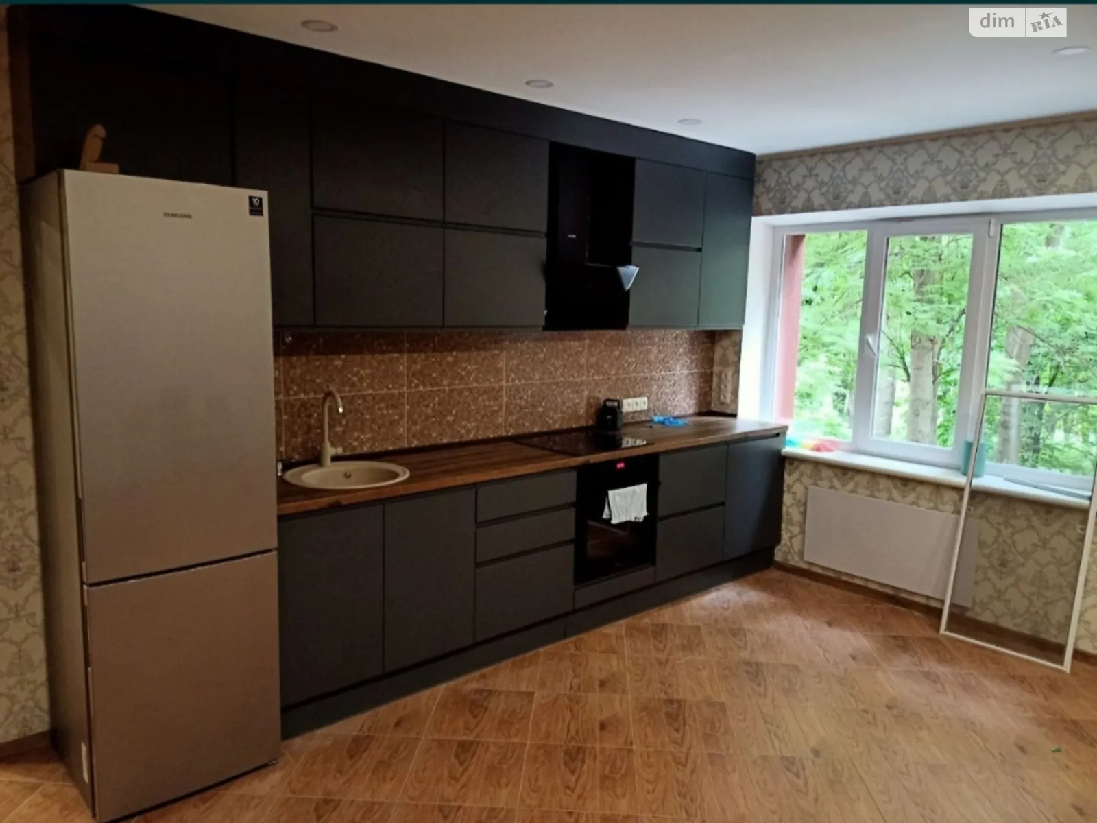Продается 3-комнатная квартира 100 кв. м в Кропивницком, цена: 135000 $