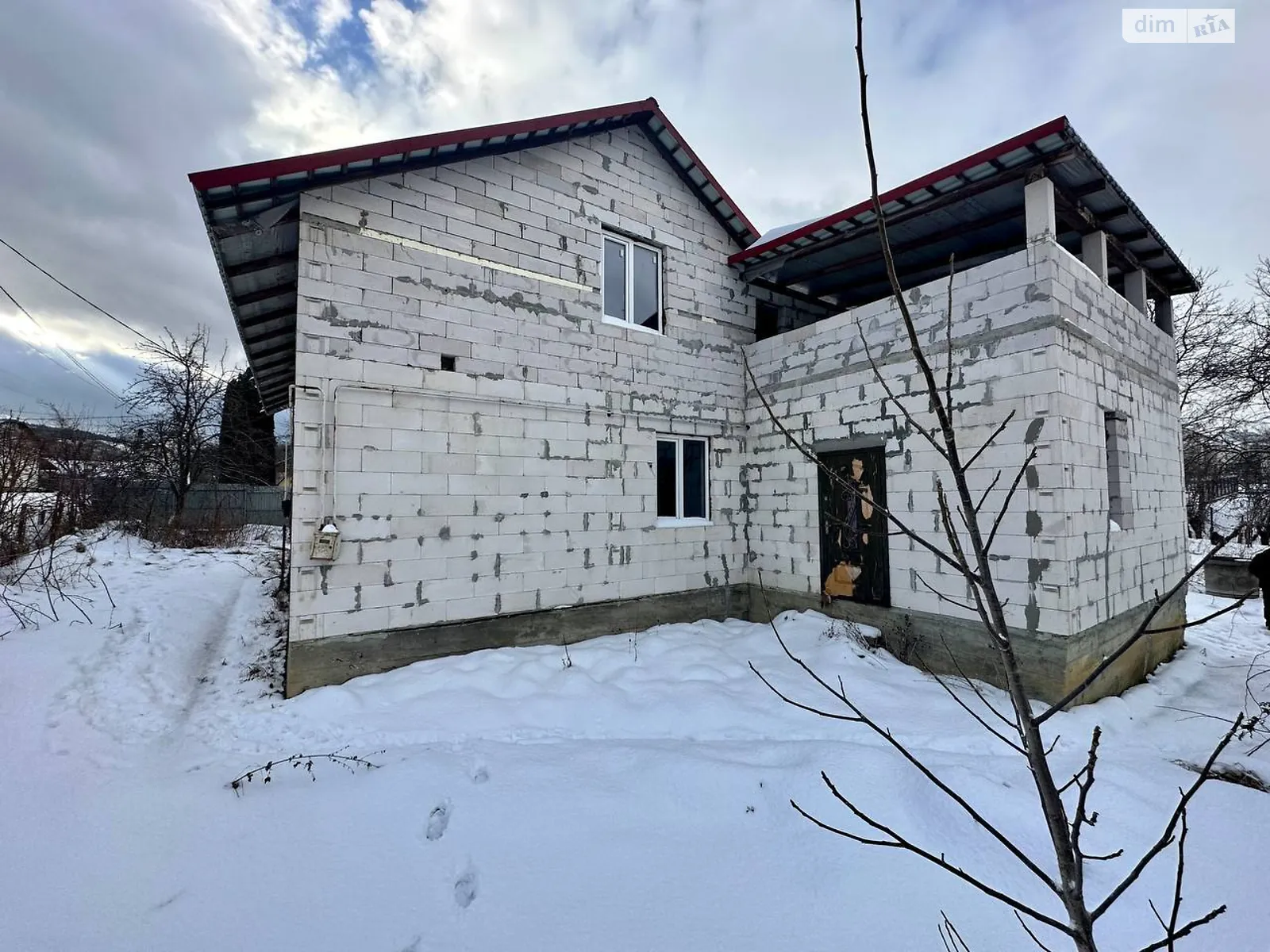 Продається одноповерховий будинок 146 кв. м з каміном, цена: 28500 €