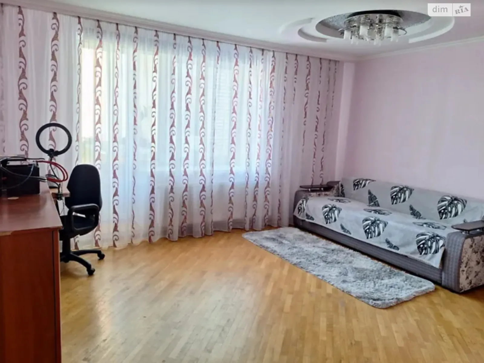 2-комнатная квартира 72 кв. м в Тернополе, ул. Евгения Коновальца