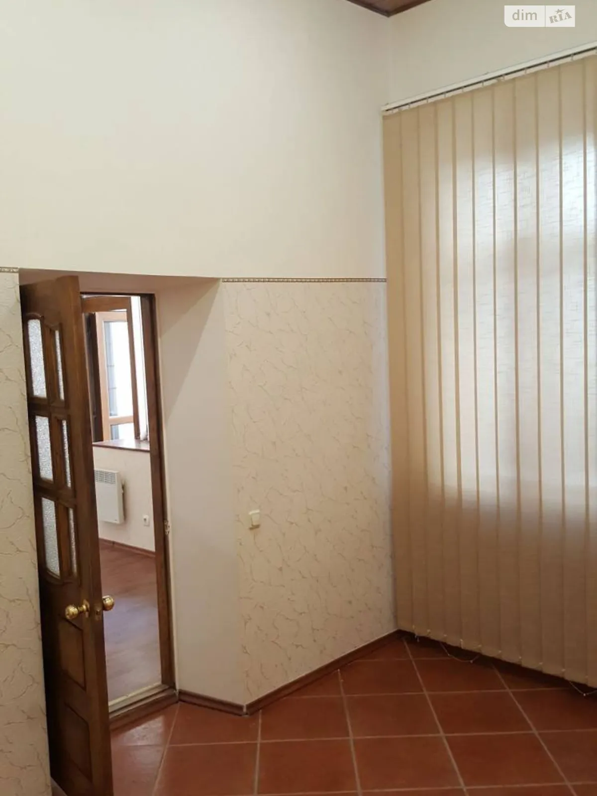 Продается офис 42 кв. м в бизнес-центре, цена: 155000 $