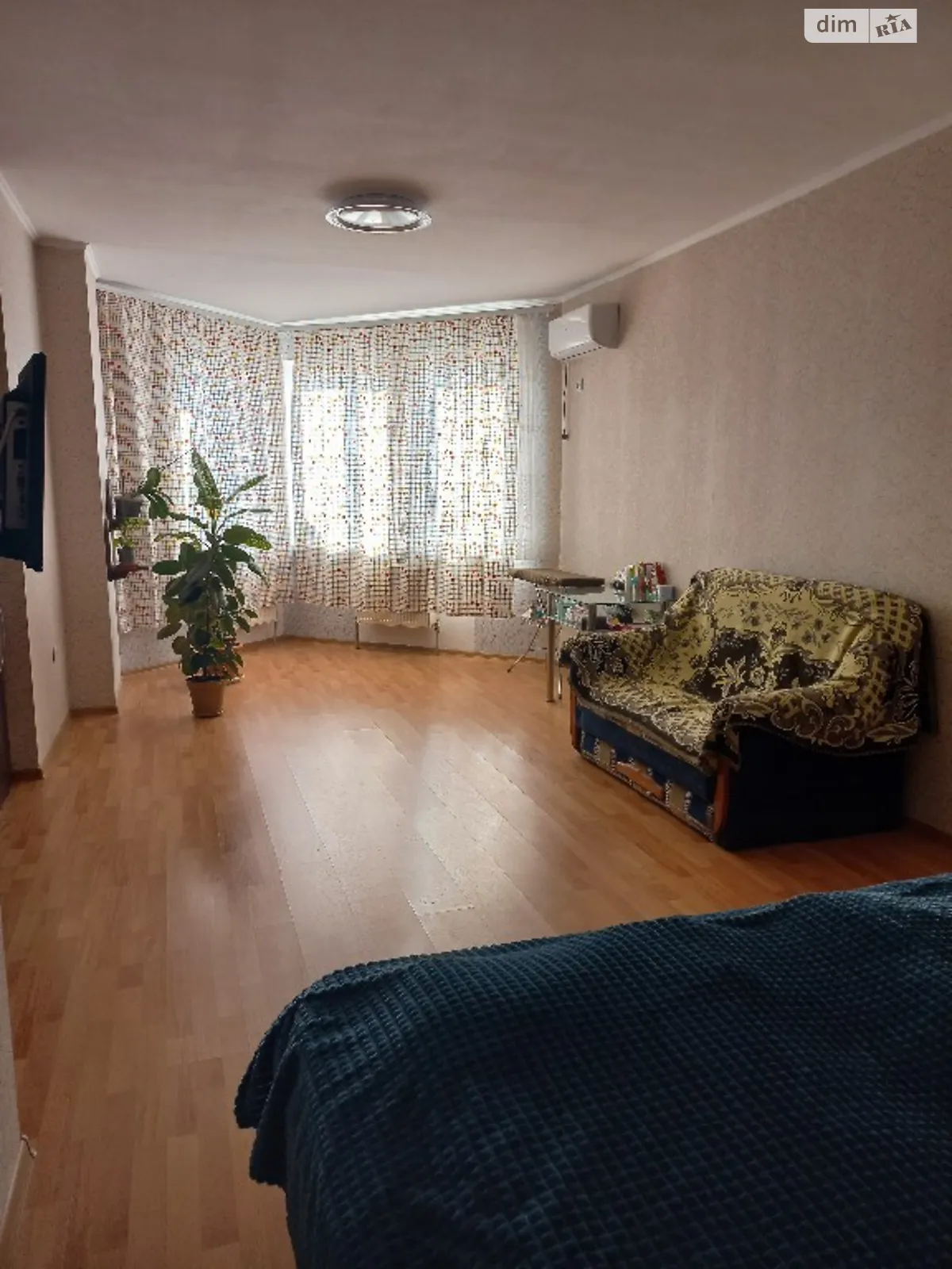 Продается 1-комнатная квартира 53 кв. м в Одессе, ул. Школьная