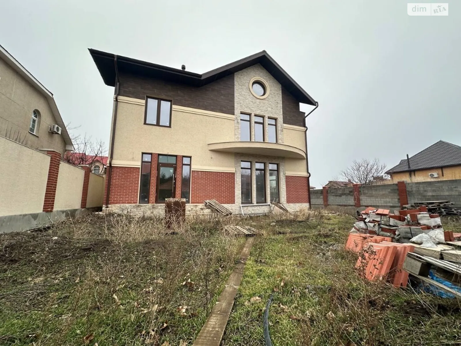 Продается дом на 2 этажа 286 кв. м с подвалом, цена: 400000 $ - фото 1