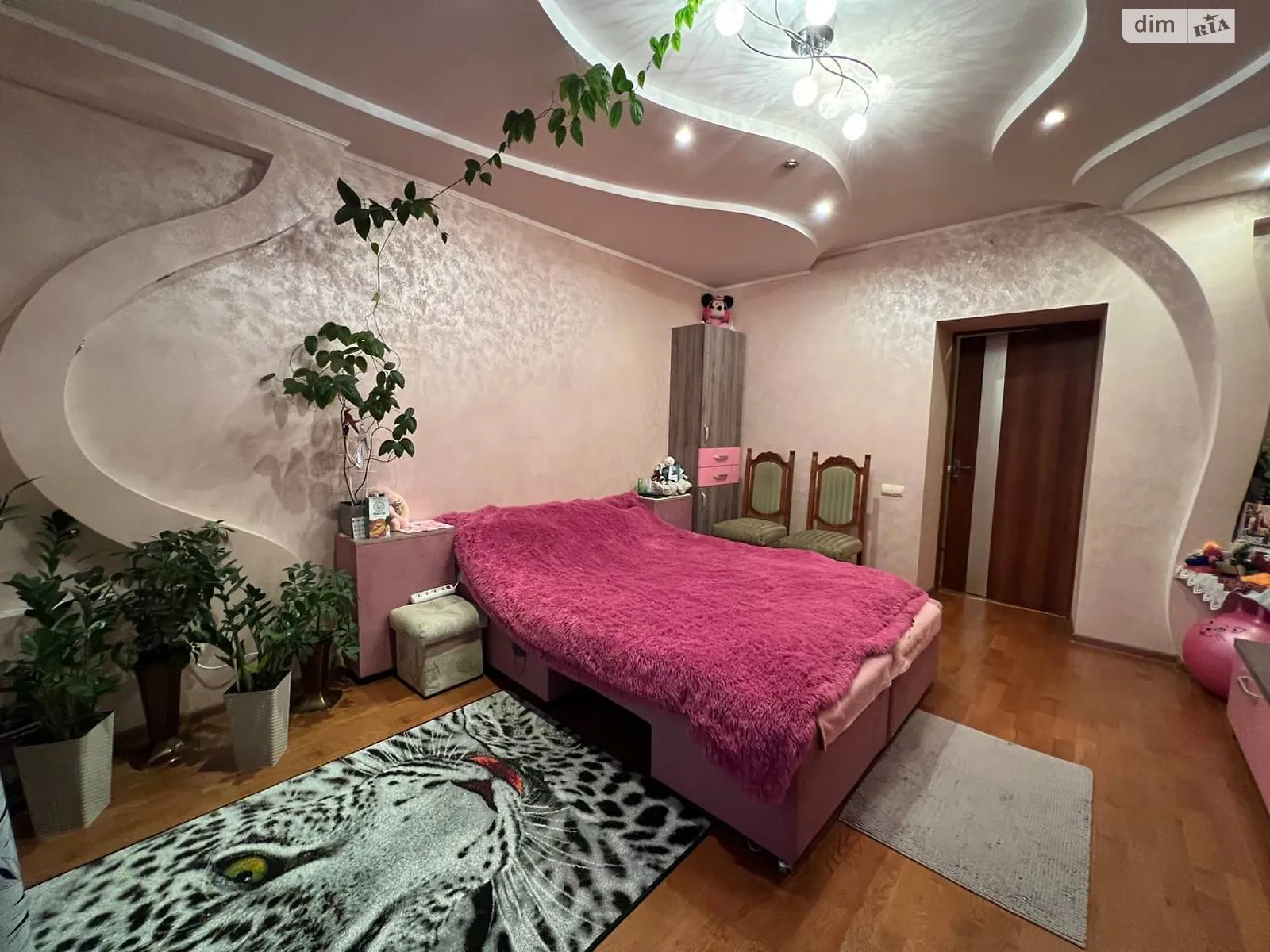 Продается 2-комнатная квартира 62 кв. м в Ивано-Франковске, ул. Химиков, 25